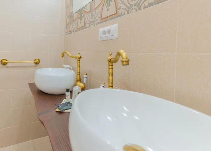 לינה וארוחת בוקר Antica Boutique 4*