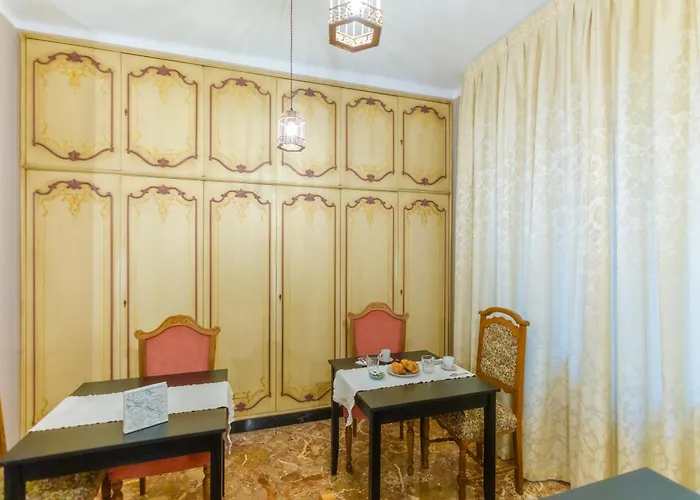 Antica Boutique לינה וארוחת בוקר בארי