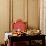 Antica Boutique Bed & Breakfast 3*