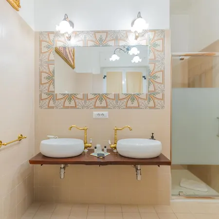 Bed & Breakfast Antica Boutique 4*